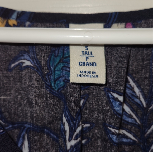 (ST) Old Navy peasant top blouse blue and floral - Picture 3 of 3